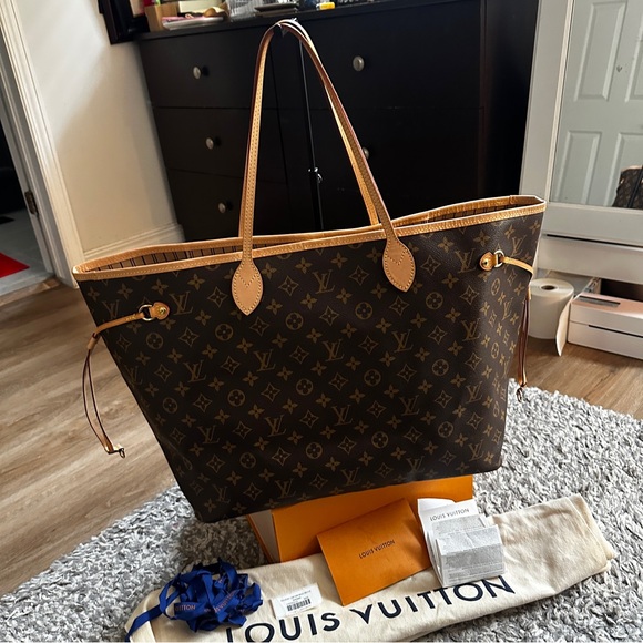 ❌SOLD❌Authentic Louis Vuitton Neverfull GM monogram - Picture 2 of 15